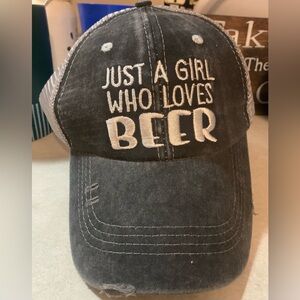 NEW women’s Hat!!!!